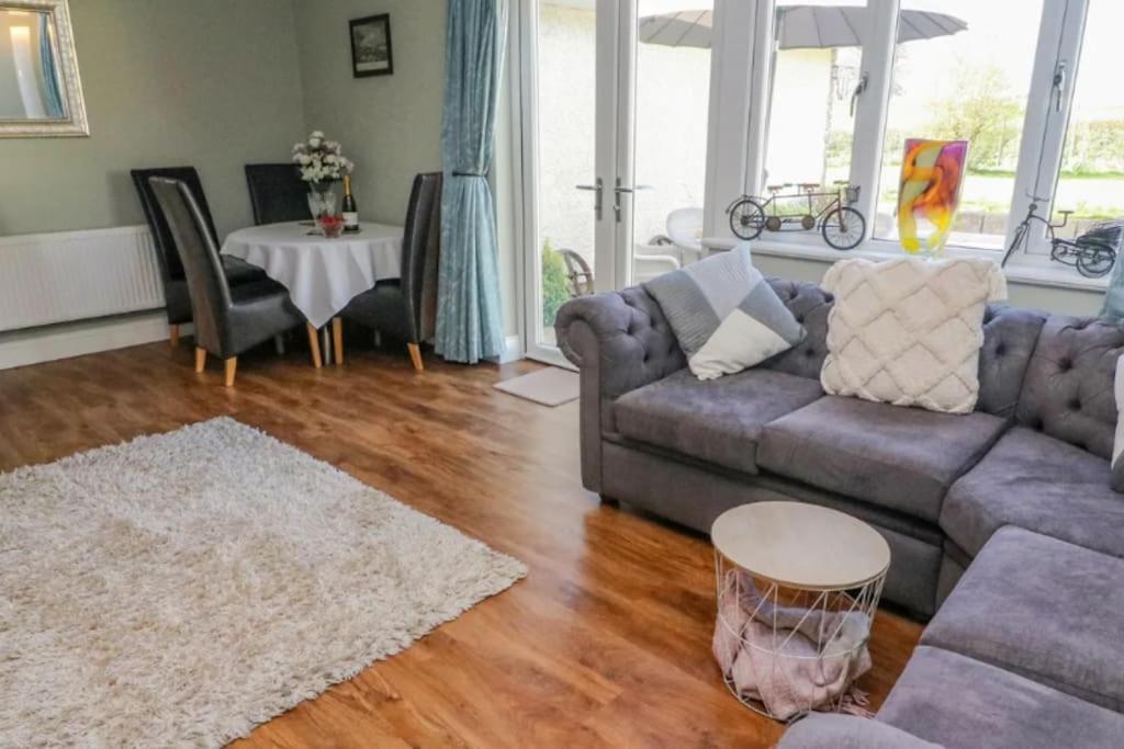 Two Acres- Spacious, Delightful, Pet Free Bungalow Levens Ngoại thất bức ảnh