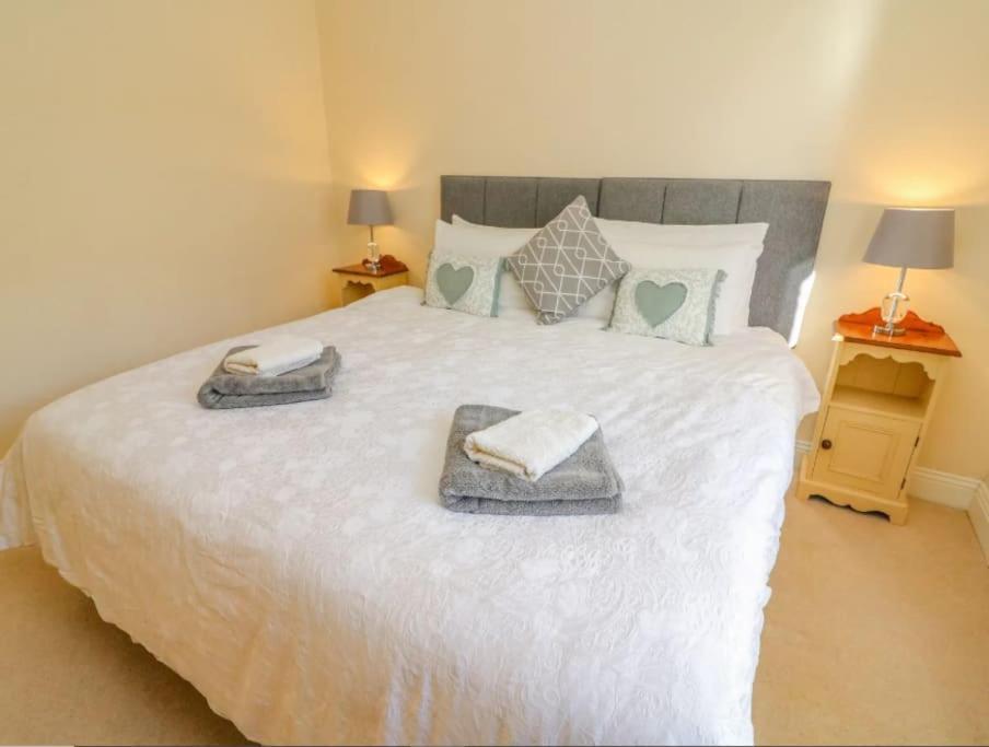 Two Acres- Spacious, Delightful, Pet Free Bungalow Levens Ngoại thất bức ảnh